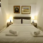 3 Bed With Outdoor Space On Seafront Σλιέμα