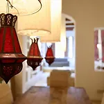 Διαμέρισμα 3 Bed With Outdoor Space On Seafront *
