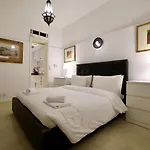 3 Bed With Outdoor Space On Seafront Apartamento Sliema