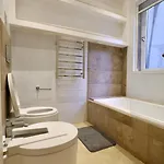 3 Bed With Outdoor Space On Seafront Apartamento