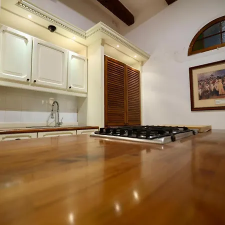 3 Bed With Outdoor Space On Seafront Apartament *
