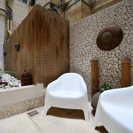 Daire 3 Bed With Outdoor Space On Seafront