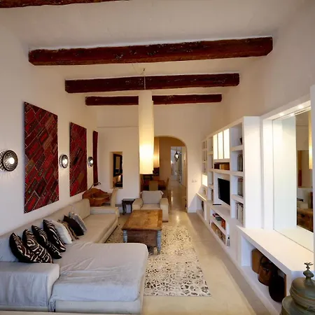 3 Bed With Outdoor Space On Seafront Apartman