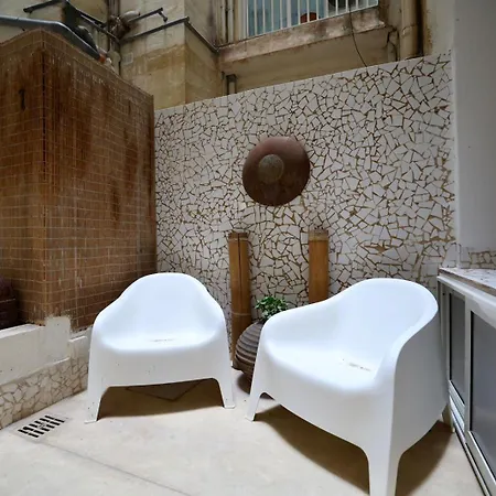 Appartement 3 Bed With Outdoor Space On Seafront *
