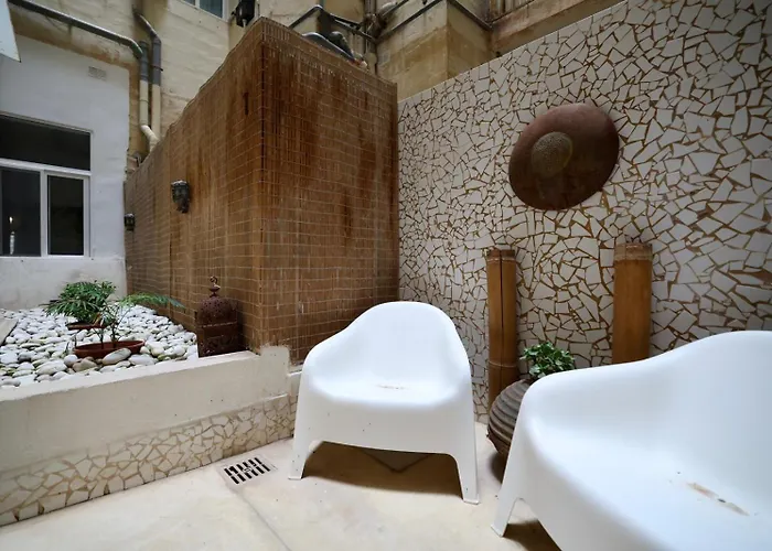 Daire 3 Bed With Outdoor Space On Seafront