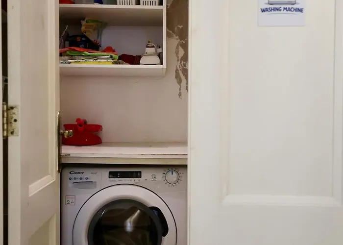 3 Bed With Outdoor Space On Seafront Daire Sliema