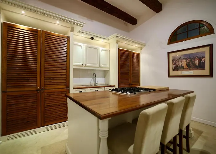 Daire 3 Bed With Outdoor Space On Seafront *